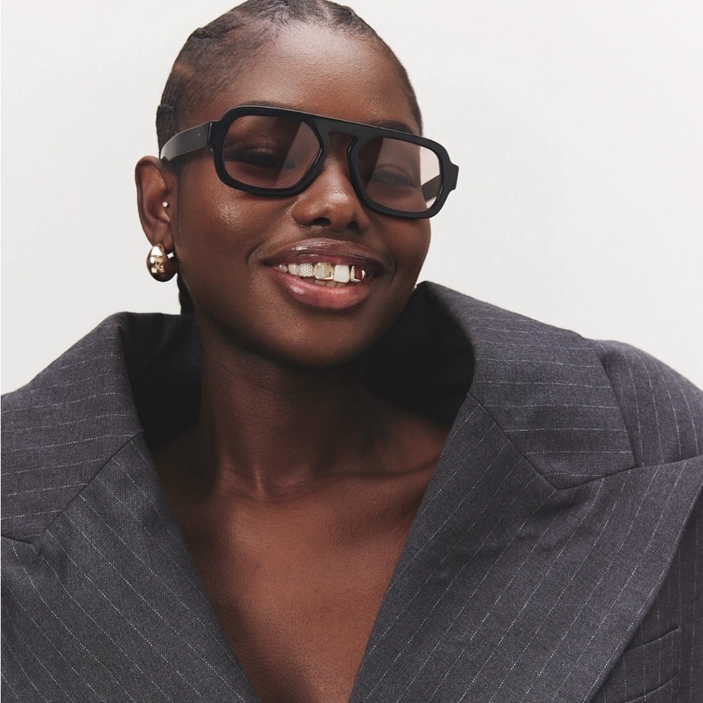 AVAILABLE FOR SALE -ELISE JOHNSON SUNGLASSES - Picture 4 of 4